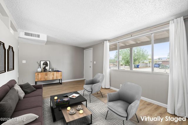 7902 E Winnepeg Drive, Tucson, AZ 85730