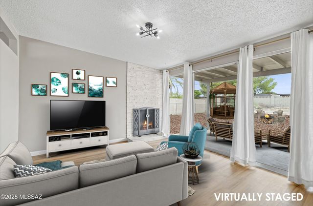 7902 E Winnepeg Drive, Tucson, AZ 85730