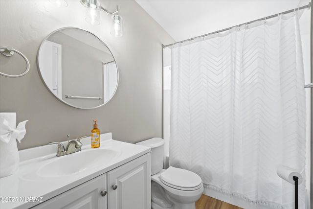 7902 E Winnepeg Drive, Tucson, AZ 85730