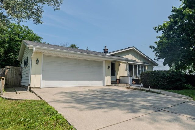 10090 S Chicago ROAD, Oak Creek, WI 53154