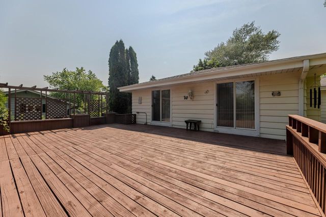 10090 S Chicago ROAD, Oak Creek, WI 53154
