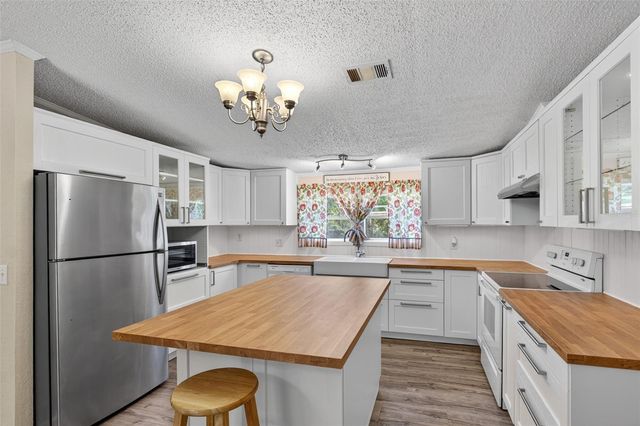 28 NE 558TH AVENUE, Old Town, FL 32680