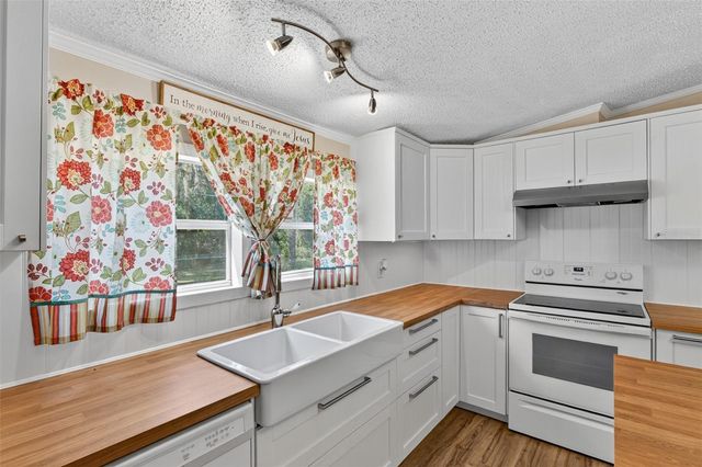 28 NE 558TH AVENUE, Old Town, FL 32680