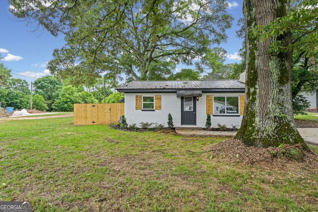 1020 E McIntosh Road, Griffin, GA 30223