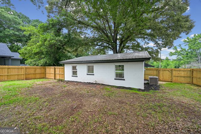 1020 E McIntosh Road, Griffin, GA 30223
