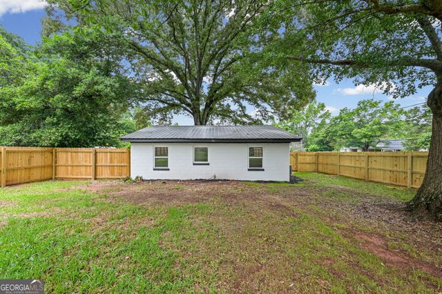 1020 E McIntosh Road, Griffin, GA 30223