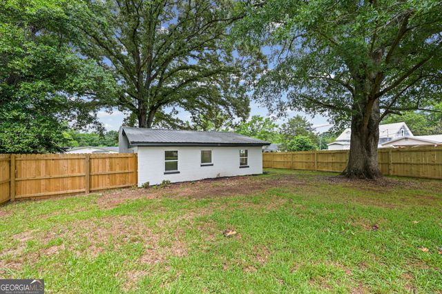 1020 E McIntosh Road, Griffin, GA 30223