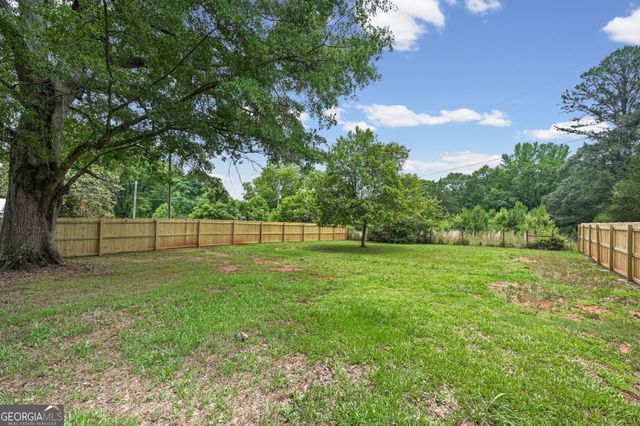 1020 E McIntosh Road, Griffin, GA 30223
