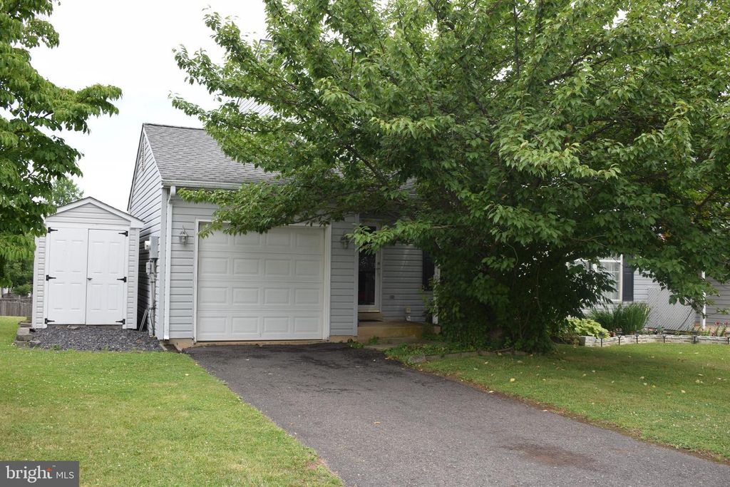 2155 MILL VALLEY LN, Quakertown, PA 18951