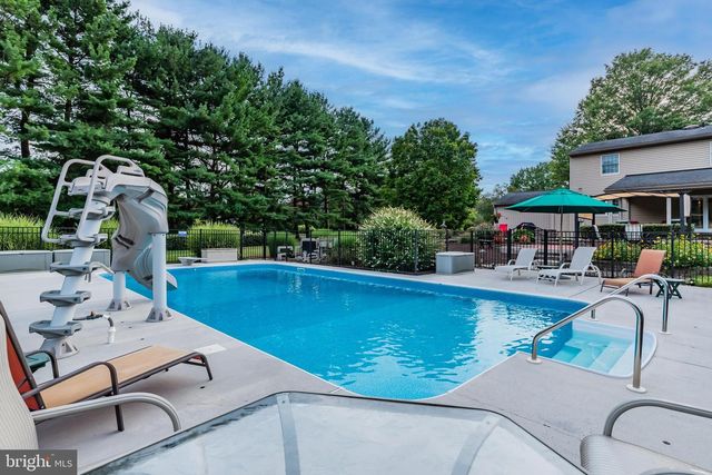 50 WEDGEWOOD DR, Carlisle, PA 17015