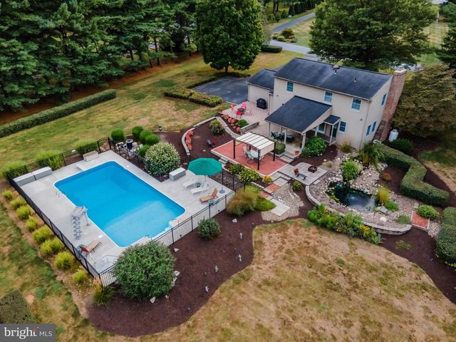 50 WEDGEWOOD DR, Carlisle, PA 17015