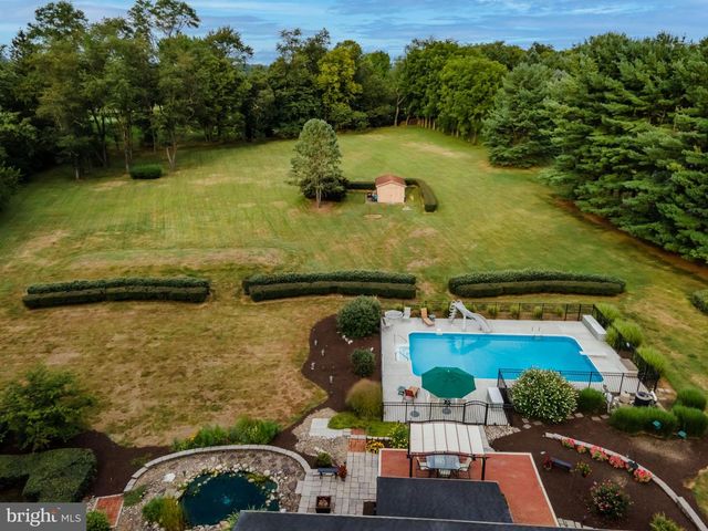 50 WEDGEWOOD DR, Carlisle, PA 17015