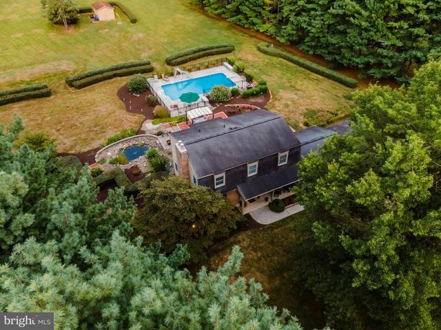 50 WEDGEWOOD DR, Carlisle, PA 17015
