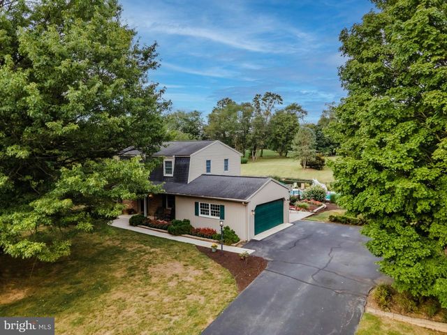 50 WEDGEWOOD DR, Carlisle, PA 17015