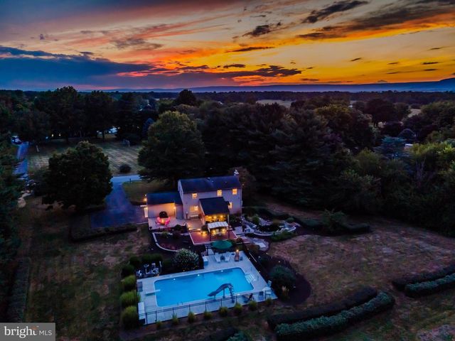 50 WEDGEWOOD DR, Carlisle, PA 17015