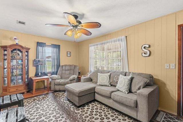 900 Rs County Road 3480, Alba, TX 75410