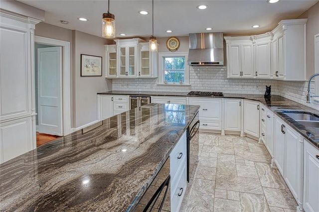 165 21ST AVENUE NE, St Petersburg, FL 33704