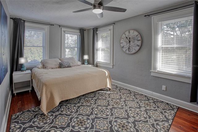 165 21ST AVENUE NE, St Petersburg, FL 33704