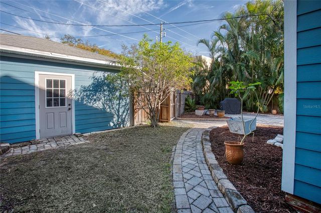 165 21ST AVENUE NE, St Petersburg, FL 33704