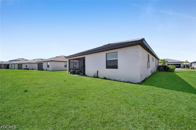 13846 Pine Lodge LN, Fort Myers, FL 33913