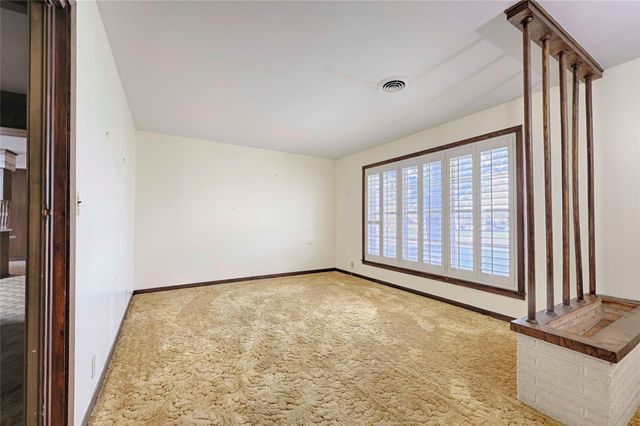 302 Baumgarten Street, Schulenburg, TX 78956