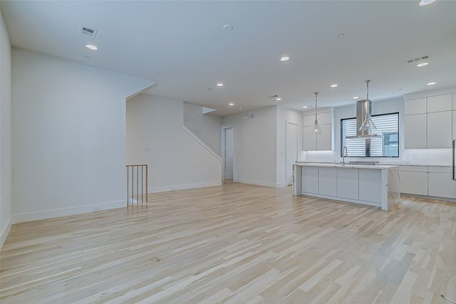 2707 Kimsey Drive 101, Dallas, TX 75235