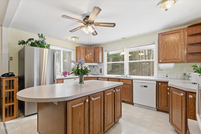 84 Hutchins Road, Ballston Spa, NY 12020