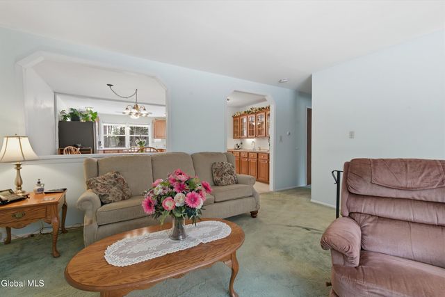 84 Hutchins Road, Ballston Spa, NY 12020