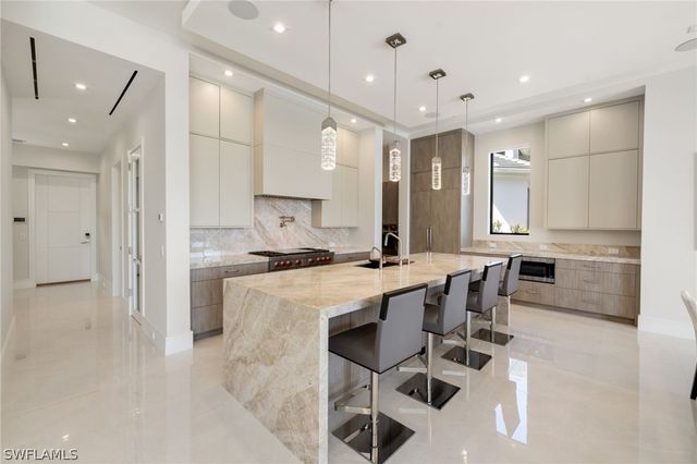 2345 Tarpon RD, Naples, FL 34102