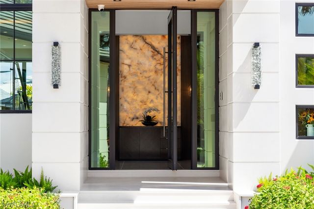 2345 Tarpon RD, Naples, FL 34102