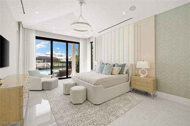 2345 Tarpon RD, Naples, FL 34102