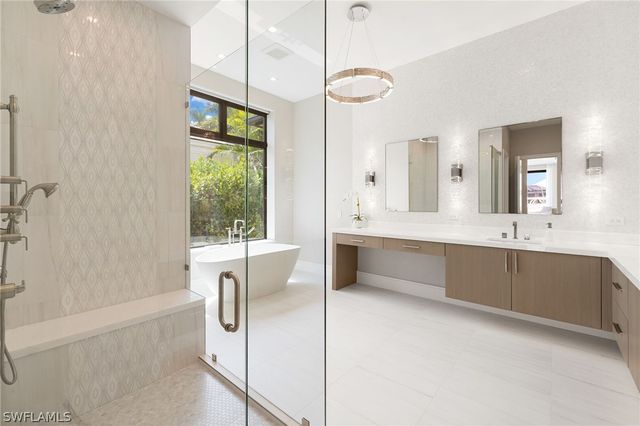 2345 Tarpon RD, Naples, FL 34102