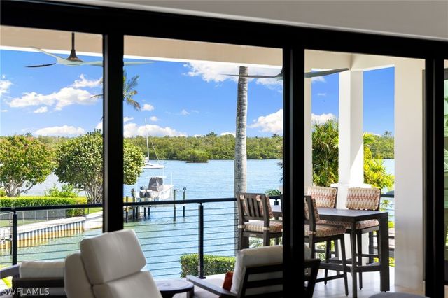 2345 Tarpon RD, Naples, FL 34102