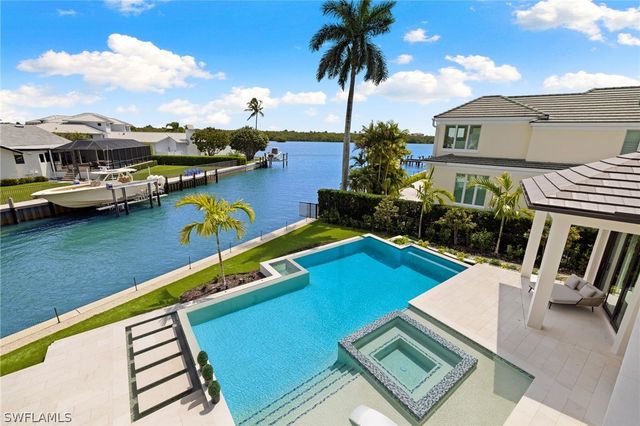 2345 Tarpon RD, Naples, FL 34102