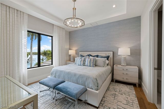 2345 Tarpon RD, Naples, FL 34102