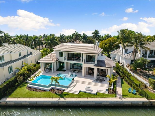 2345 Tarpon RD, Naples, FL 34102