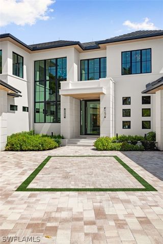 2345 Tarpon RD, Naples, FL 34102