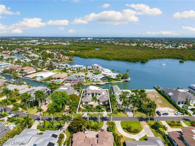 2345 Tarpon RD, Naples, FL 34102