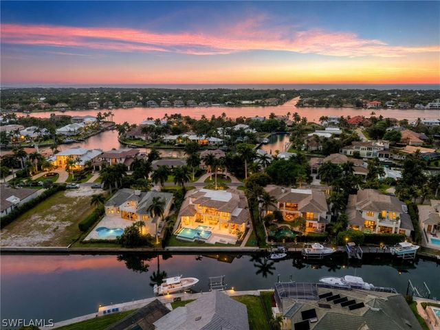 2345 Tarpon RD, Naples, FL 34102