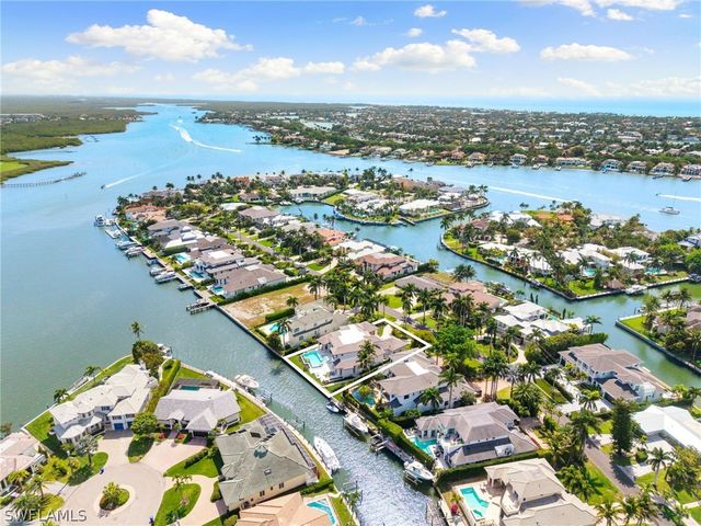 2345 Tarpon RD, Naples, FL 34102