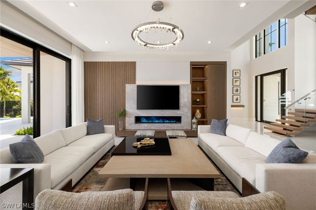 2345 Tarpon RD, Naples, FL 34102