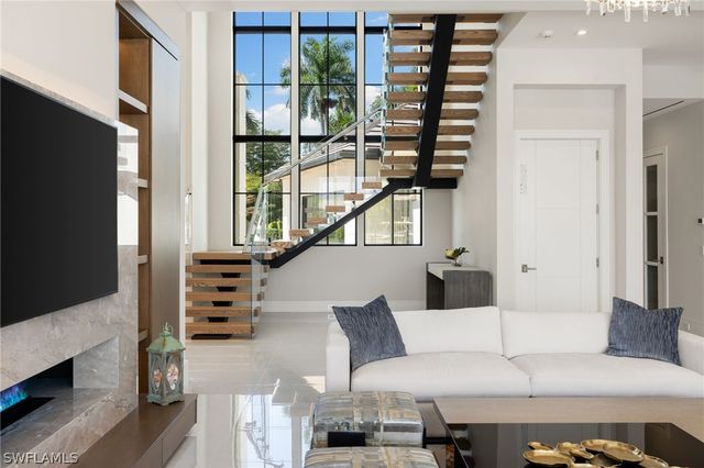 2345 Tarpon RD, Naples, FL 34102