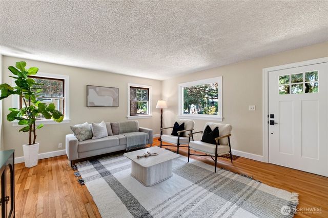 2910 N 9th Street, Tacoma, WA 98406
