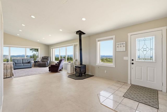 4746 Furze Rd, Clayton, WA 99110