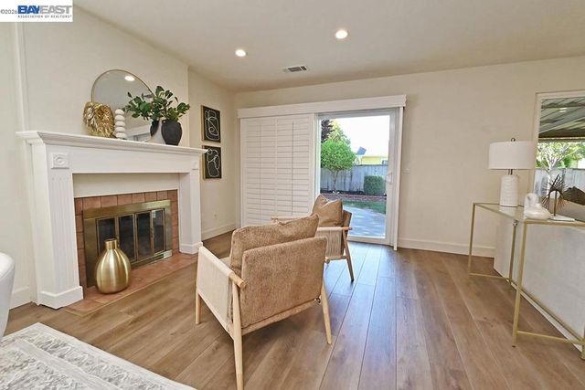 827 Caliente Ave, Livermore, CA 94550