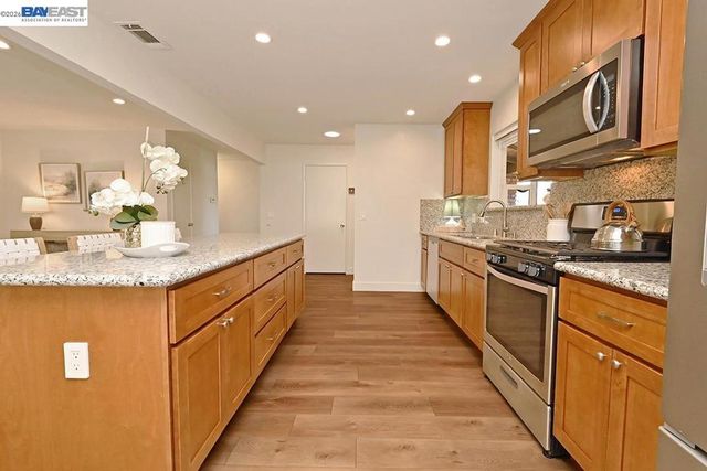 827 Caliente Ave, Livermore, CA 94550
