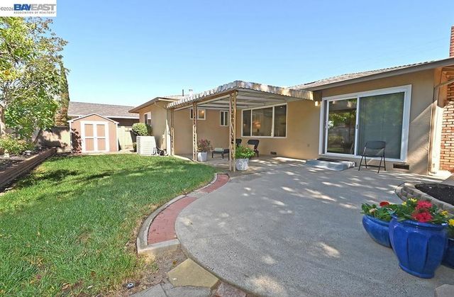 827 Caliente Ave, Livermore, CA 94550