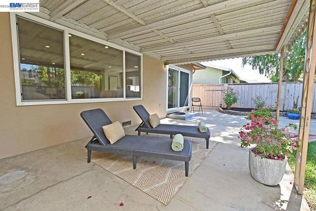 827 Caliente Ave, Livermore, CA 94550