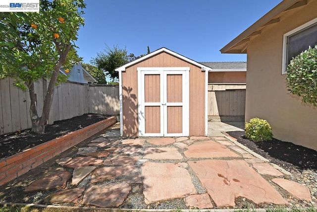 827 Caliente Ave, Livermore, CA 94550
