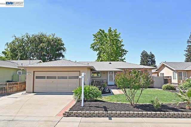 827 Caliente Ave, Livermore, CA 94550